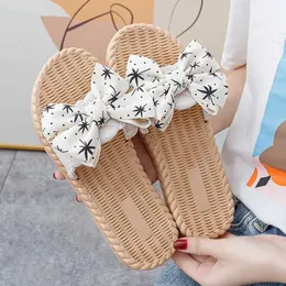 Chinelos chinelos femininos roupas ao ar livre moda moda silenciosa anti deslize desumulador desgaste resistente a sandals luminosos e versáteis de sandals coreanos j240416