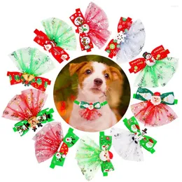 Abbigliamento per cani 50pcs natalizio per animali domestici decorare Bowtie Fashion Bowknot con pizzo di pupazzo di neve Babbo Natale Bows Accessori per cuccioli Accessori