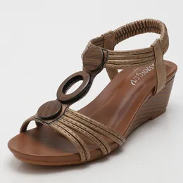Sandalet Slayt Terlikleri Kadın Plajı Yaz Yüksek Topuklu Ayakkabı Slaytları Açık havada yaz ayakkabıları Siyah kahverengi krem ​​ahşap ayakkabılar
