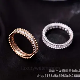 Дизайнерское кольцо высокого класса для Vancleff v Gold Hot продает десять тысяч цветов из бисера с бриллиантовым кольцом.