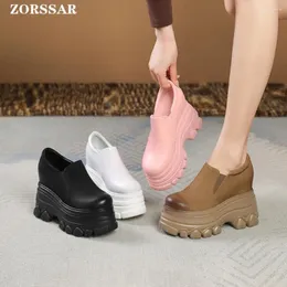 Sıradan ayakkabılar beyaz kahverengi pembe gizli takozlar spor ayakkabı topuklu kadın 12cm platform asansör yüksek yürüyüş kadın