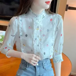 Kvinnors blusar Spring Summer Stand-Up Collar Ruffled White Shirt Women Floral Chiffon Five-Point Sleeve Tops Design Casual Female Blouse