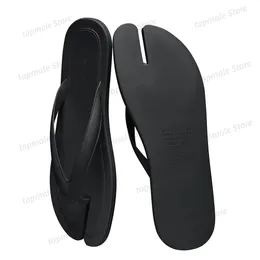 Luxury design Sandals Flip-flops Fashion casual pool slippers Women's Summer Beach trip Men's white flat sandals