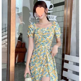 Summer New Design Feeling Split Temperament Bubble Mangas de chiffon Vestido floral Versão coreana cintura Reduzindo vestido dividido Slim 210416