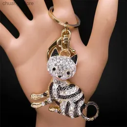 Keychains Lanyards Lovely Cat Crystal Keychain for Women/Men Metal Colorful Rhinestone Pet Lover Keyring Bag Tillbehör smycken llaveros KXHKS01 Y240417