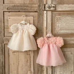 Vestido de bebê de 1º aniversário do bebê Princesa de um ano Roupas de meninas Flor Putfled Sleeve Costa para meninas 240416
