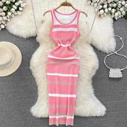 Şık şerit o-boyun örgü elastik gövde elbise seksi plaj tatil sundress kadınlar rahat ince kalem vestidos maxi uzun elbise 240415