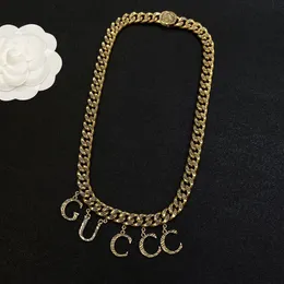 Hip Hop Women Designer Choker Necklace Luxury Pendant Necklace Puck Style G Letter Necklace