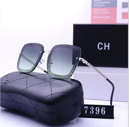 نظارة شمسية مصمم نظارات شمسية نظارات إطار المرآة النظارات الشمسية للنساء للجنسين Goggle Beach Luxury مع Box No Box Grant Gafa de Sol Classmating Kerst