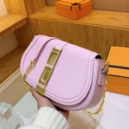 Fashion Commuter Underarm Saddle for Women's Day Packs 2024 New Fashion Versatile Texture Small and Luxury Single Shoulder Bags Crossbody Bag