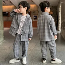 Set di abbigliamento 2024 bambini abiti da ragazzo di moda set per bambini Big Kids Big Kids Spring Autumn Autunno Suit tracce di tuta per formale