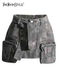 Twotwinstyle uma linha de linhas para mulheres na cintura alta Limpeza de retalhos de retalhos de retalhos saia de jeans de camuflagem feminina feminina de verão 240412