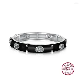 Ringos de cluster Versão coreana do estilo INS Style S925 Silver Women's Ring com Black Drop Glue Zircon Inlay para Design da moda Feel Bracelet