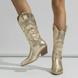 Liyke broderad 652 Western Fashion Cowboy Boots for Women Leather Golden Sier Point Toe Low Hoof Heels glid på mitten av kalvskor 240407