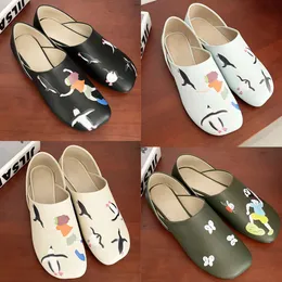 Summer Toy Leather Slippers Women Sandals Designer Loafers SunFujita Square Toe Green Black Color Beach Shoes With Box 555