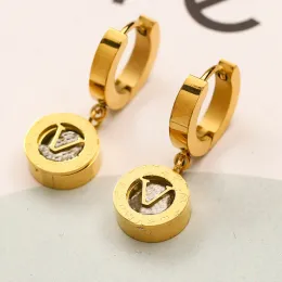 Assicatore di moda Orecchini di gioielli Orecchi Orello Stullo Oro Oressero in acciaio inossidabile Lettera di guarnizione in acciaio Diamond Orecchini per donne