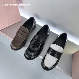 Sapatos de grife de gestos de cachons de estilo Basic Sapatos de couro real
