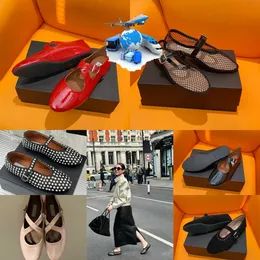 Kutu Tasarımcı Sandal Ballet Slicper Slider Düz Soyun Ayakkabıları Dans Eden Kadınlar Yuvarlak Ayak Parça Rhinestone Ayakkabı Lüks Deri Perçinlenmiş Toka Ayakkabı Boyutu 35-40 Gai