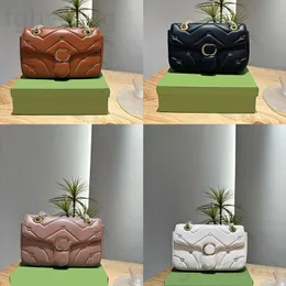 Neue Kettenbeutel übergroße Klumpenschließabschluss Designer -Tasche Frauen Umhängetasche hochwertige Modebag Girl Averarm Dinnertasche mit Kiste