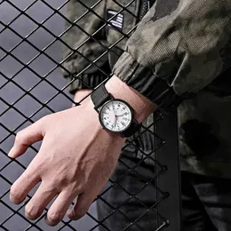 W6XR Нарученные, светящиеся нейлоновые группы военные часы, мужчины смотрят армейские запястья часы Quartz Men Sports Watch