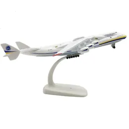 1400 Skala 20 cm Diecast Alloy Antonov AN-225 MRIYA A380 330 747 777 Airplane Model for Gift Collection 240417