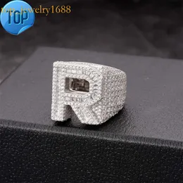 أزياء الهيب هوب المثلج Zircon baguette diamond brass sterling sier sier name 26 letter moissanite ring