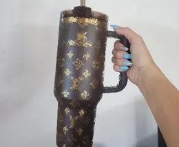 Designer Tumblers 40oz kopp kaffe färg mode bokstäver tumbler med klar halm sus304 rostfritt stål vakuumisolerade terminer bil av Iiice mugg med presentförpackning