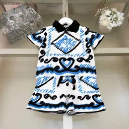 Yeni Çocuk Tasarımcı Giysileri Simetrik Desen Baskı Bebek Takipleri Boyut 90-150 cm Kısa Kollu Polo Gömlek ve Şort 24 Nişan