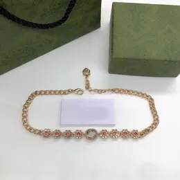 Lüks Tasarımcı Çiçek Alfabe Chokers Kolye 14K Altın Pirinç Kadın Partisi Hediye Takı