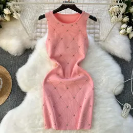Perlen -Sommer -Frauen Strickscheidertankkleid weibliche Bodycon gestrickt Camisol ärmellose Mini -Kleider für Frau Outfits 240415