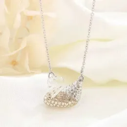 Necklaces Fashion Designer Women's Black Swan Pendant Necklace with Light Crystal Swan Necklace a holiday gift for girls