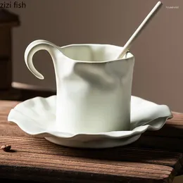 Muggar vikmönster keramisk kaffemugg vågig rand porslin kopp och fat set gör gamla ugnar i porslinskoppar te