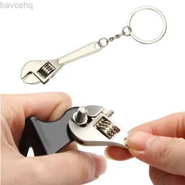 Keychains Lanyards Mini Wrench Keychain Portable Car Metal Adjustable Universal Spanner For Bicycle Motorcycle Car Repairing Tools Men Special Gift d240417