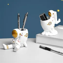 Portador da caneta astronauta Rouda do porta -lápis de armazenamento do porta -lápis Spaceman estátuas de estatuetas Ornament Makeup Brush Hand Decor 240408