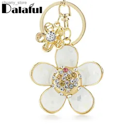 Tornari per cordini per cognomi Bellissima novità petali Daisy Double Flower Flower Crystal Rhinestone Keyrings Taster Keychains Keimchains K245 Y240417