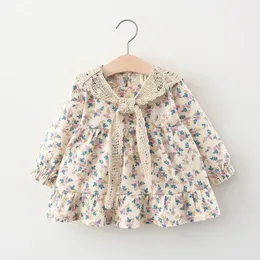 Vestido de manga longa floral nascida na primavera para meninas roupas de bebê de 1 ano de aniversário de príncipe xale de renda 240407