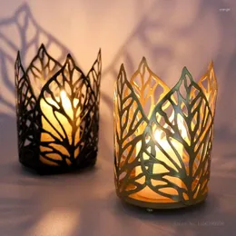 Titulares de vela 2024 Golden Leaves Tealight Holder Modern Style Metal Candlestick Table Decoration for Wedding Dinner Party Kaarsenhouder