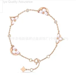Designer Louies Vuttion Armband Clover Necklace Women Luxury Jewelry L Familylv Family Ny Armband Light Luxury Four Leaf Gräs Old Flower Four Flower Armband Na