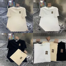 Tasarımcı Moda T Shirt Kadınların Yüksek Kaliteli Pamuk Yuvarlak Boyun Tee Örgü Gömlek Nakışları Çok yönlü Kısa Kollu Tshirt Kadın Yaz Tops