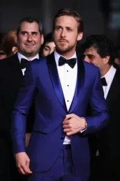 Tuxedos cancy made Blue Mens Wedding Tuxedos يناسب قطعتين رفيع النحال من أجل الرموز الراقصة (سترة+سروال)