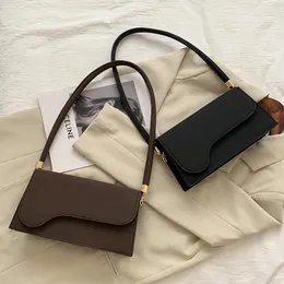 Bolsas de ombro bolsa de axila para mulheres 2024 Trendy retro francês Um sólido hales de textura high-end simples feminina shessbag de deslocamento