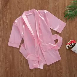 Baby Girl Solid Color Pyjamas Silk Satin klänning Sleepwear Plain Kimono Robe Toddler Kids Nightwear Outfit 240418