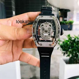 Desginer Mechanical Automatic Watch Top Caffice Out Business Leusure с автоматическим механическим черепом выпущенным бриллиантом