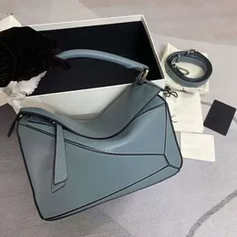 Lüks Crossbody Bag Fabrika Şok Fiyatları Tavan Yeni Geometri Çantası Mini Deri Yastık Tek Omuz Crossbody Handheld Womens