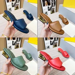 Designer Dress Shoes High Heel tofflor Läder Mitt klackar Ankel Buckle Rubber Sole Mules Heeled High Summer Beach Wedding Sandals Designer Shoes Luxury Women Sandal