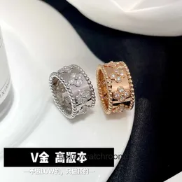 Wysokiej klasy pierścionki biżuterii dla Vancleff Women Fashion and Beautiful V Gold Grube Plated 18k Clover Kalejdoskop Płatkowy pierścień Pettal Pierścień Oryginalny 1: 1 Z prawdziwym logo i pudełkiem