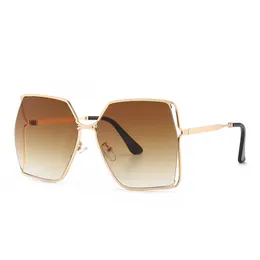 Luxusdesigner Sonnenbrille für Frauen klassische Sommer Mode 0817S Style Metal und Plankenrahmen Augenbrillen UV -Schutzlinsen 0817