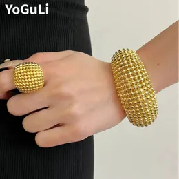 Fashion Jewelry Vintage Temperament Hollow Metal Open Cuff Bracelets For Women Gifts Exaggerative Accessories Trend 240410