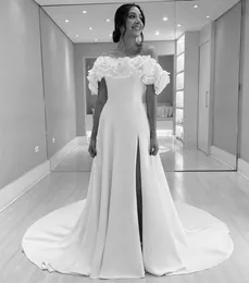 أنيقة Long Bateau Neck Crepe Wedding Dresses with Hand Made Flower/Slit A-LIP-LINE SWEER SWEER SHIPPER Back Simple Bridal Vords for Women