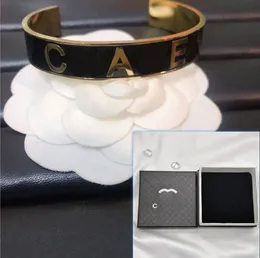 Classic Stainless Steel Bracelet Brand Designer Classic Black White Retro Style Bracelet Casual Versatile Charming Girl Bracelet With Box Birthday Party